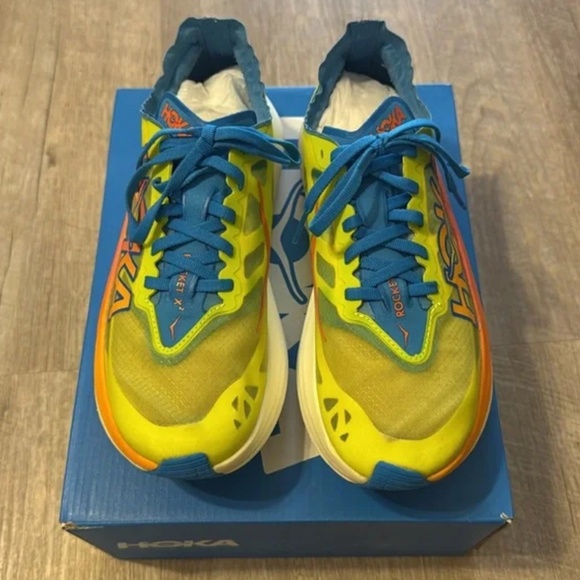Hoka rocket x2 size 7.5 like new - Picture 3 of 4